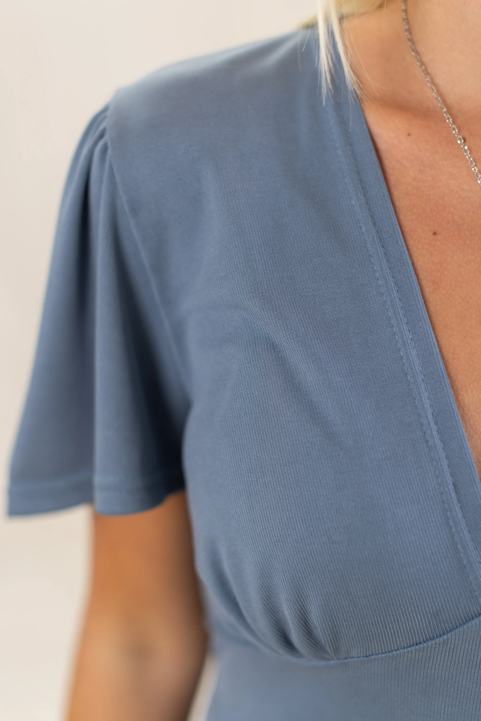 Dress Isalea Dusty Blue - Image 4