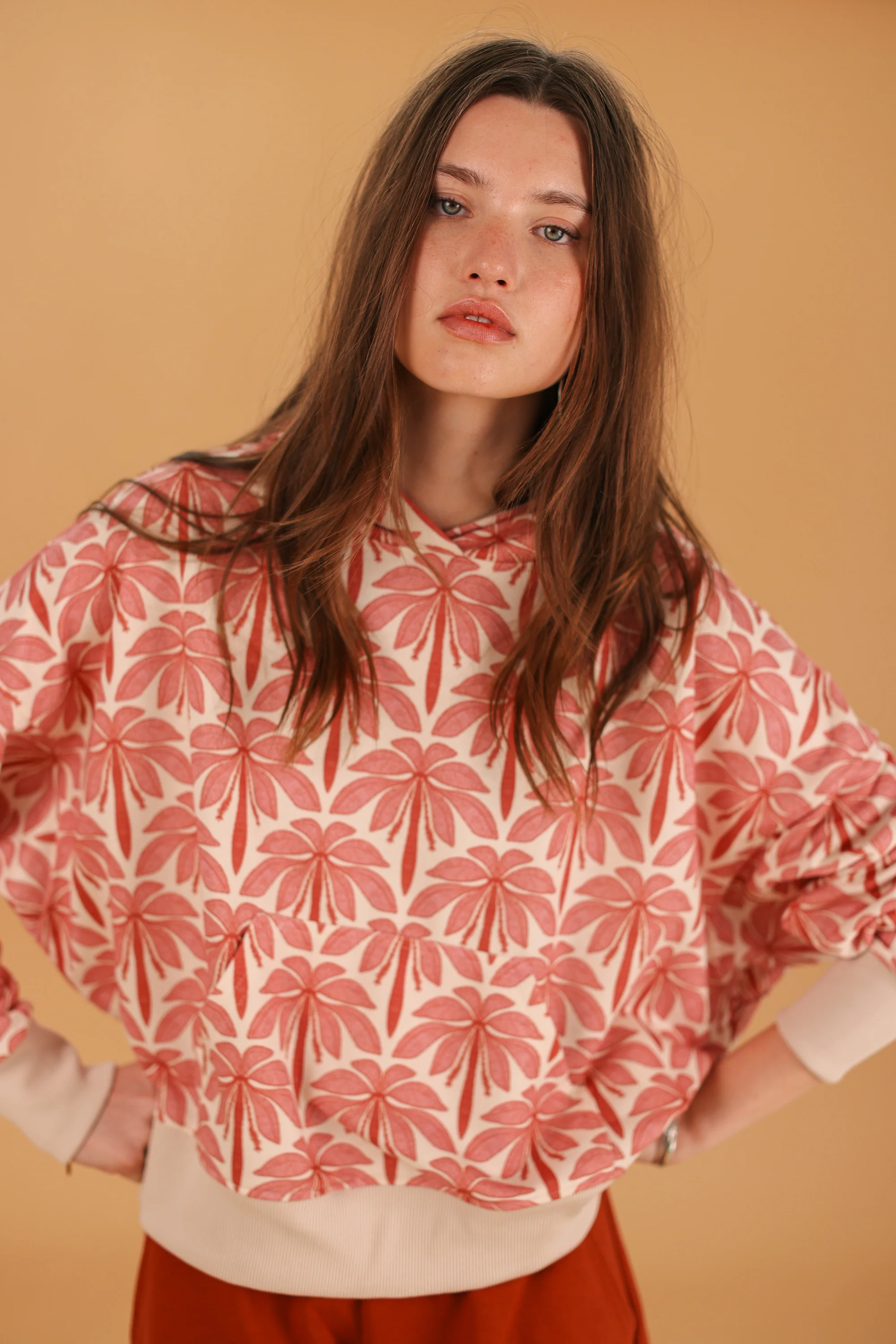 Hoodie Leyla Cream Rose Palms - Image 5