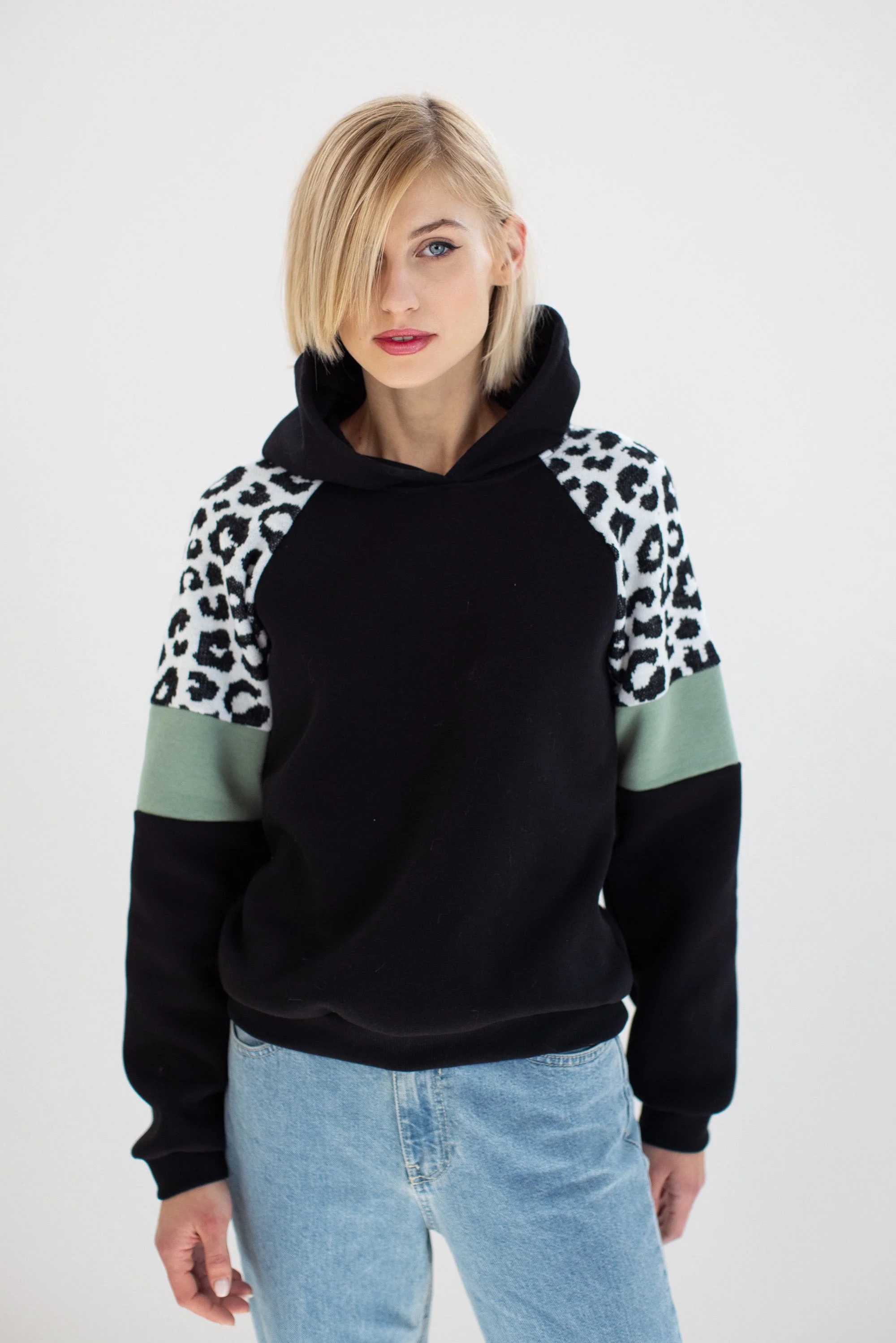 Hoodie Vera leo black - Image 6