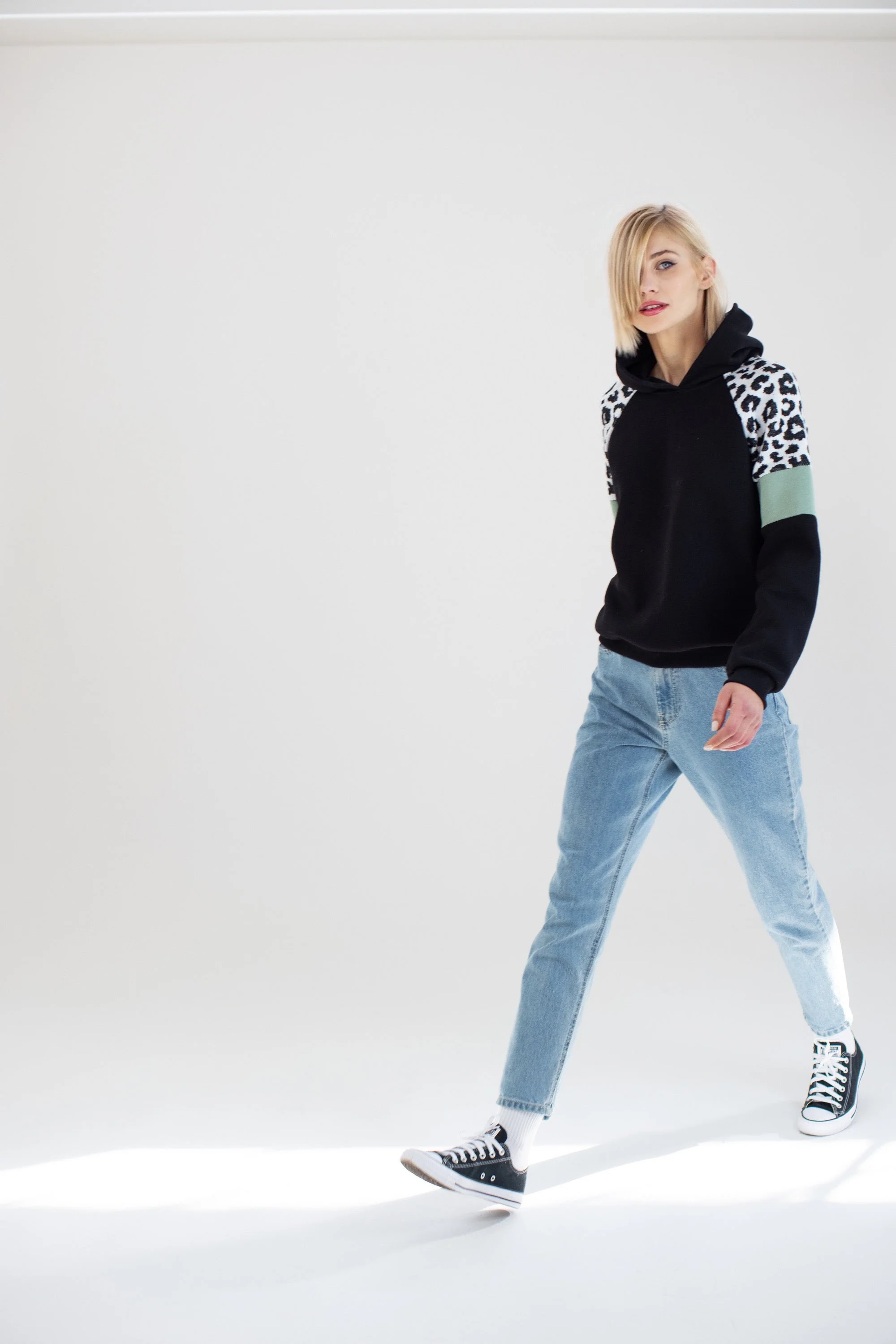 Hoodie Vera leo black - Image 7
