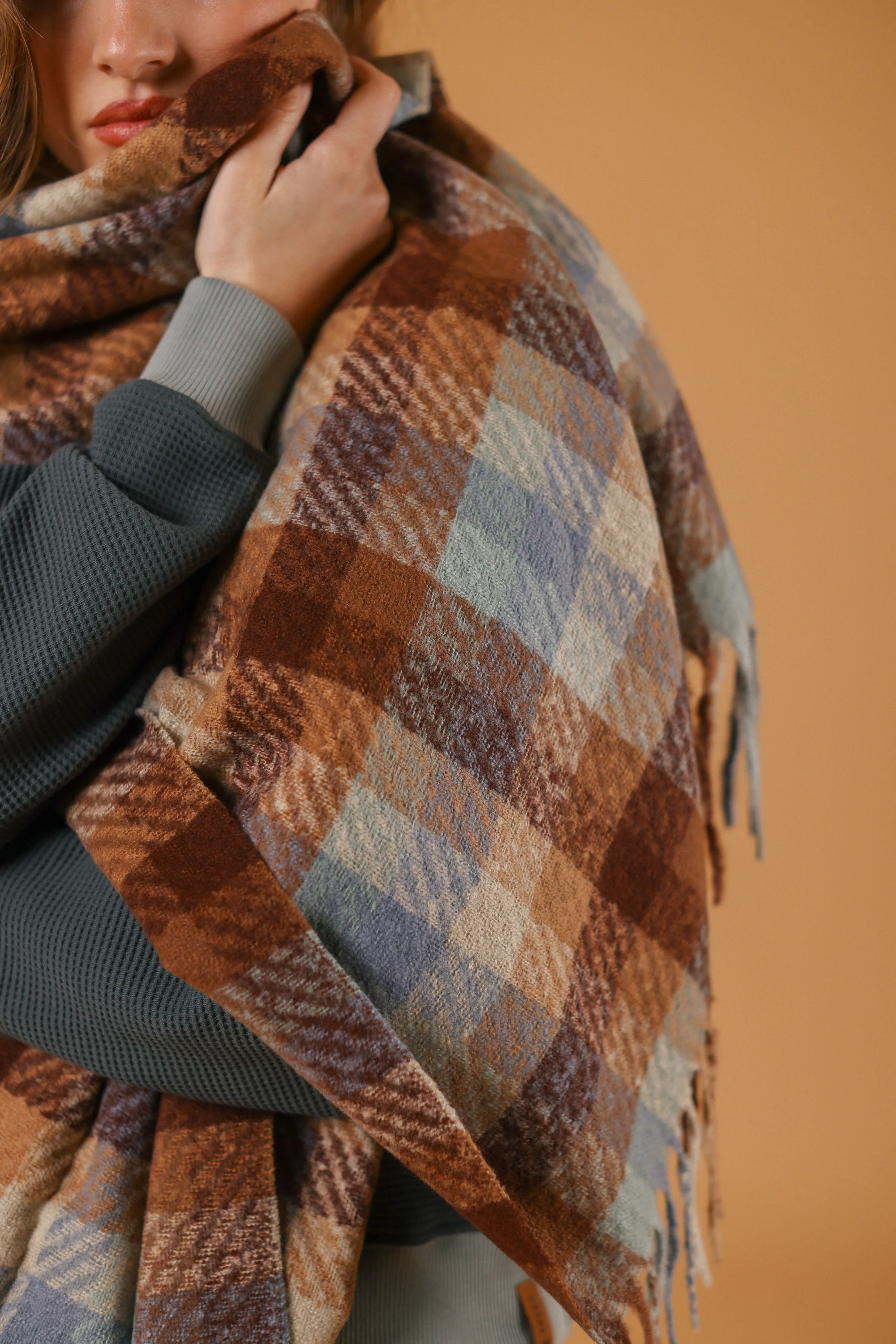 Scarf Callen Brown Pastels - Image 3