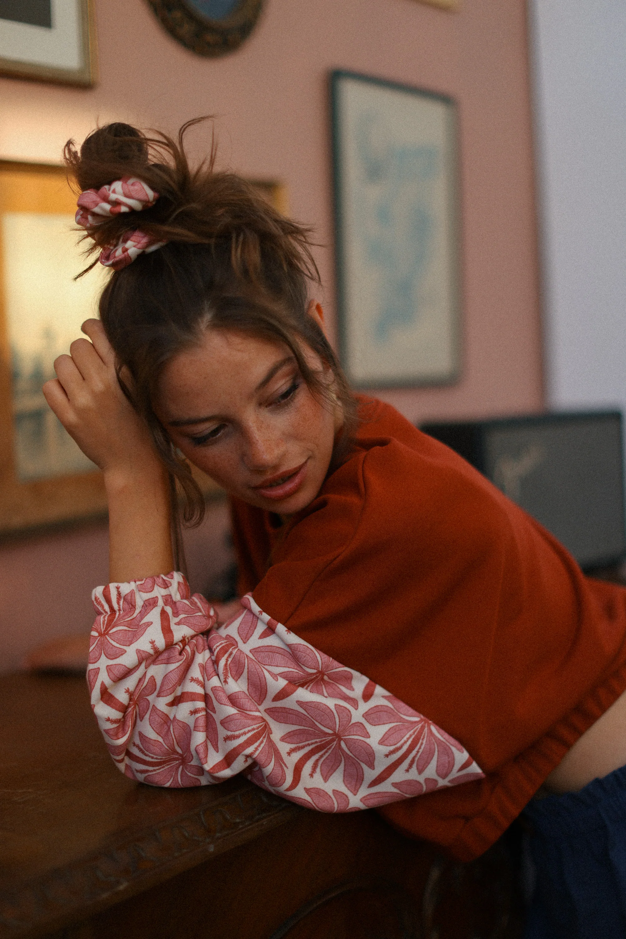 Scrunchie Rose Palms - Image 9