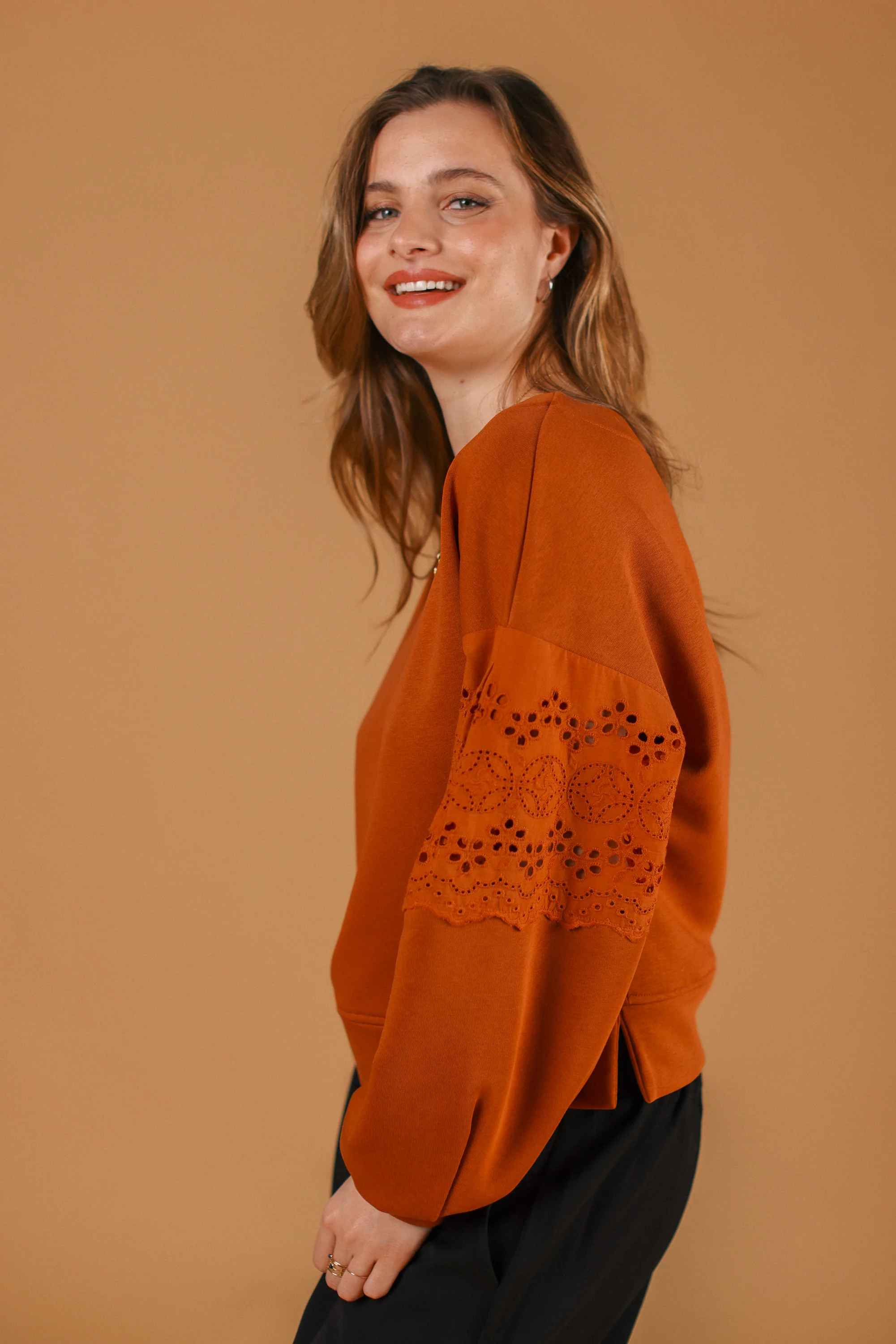 Sweater Caelia Terracotta Embroidered - Image 2