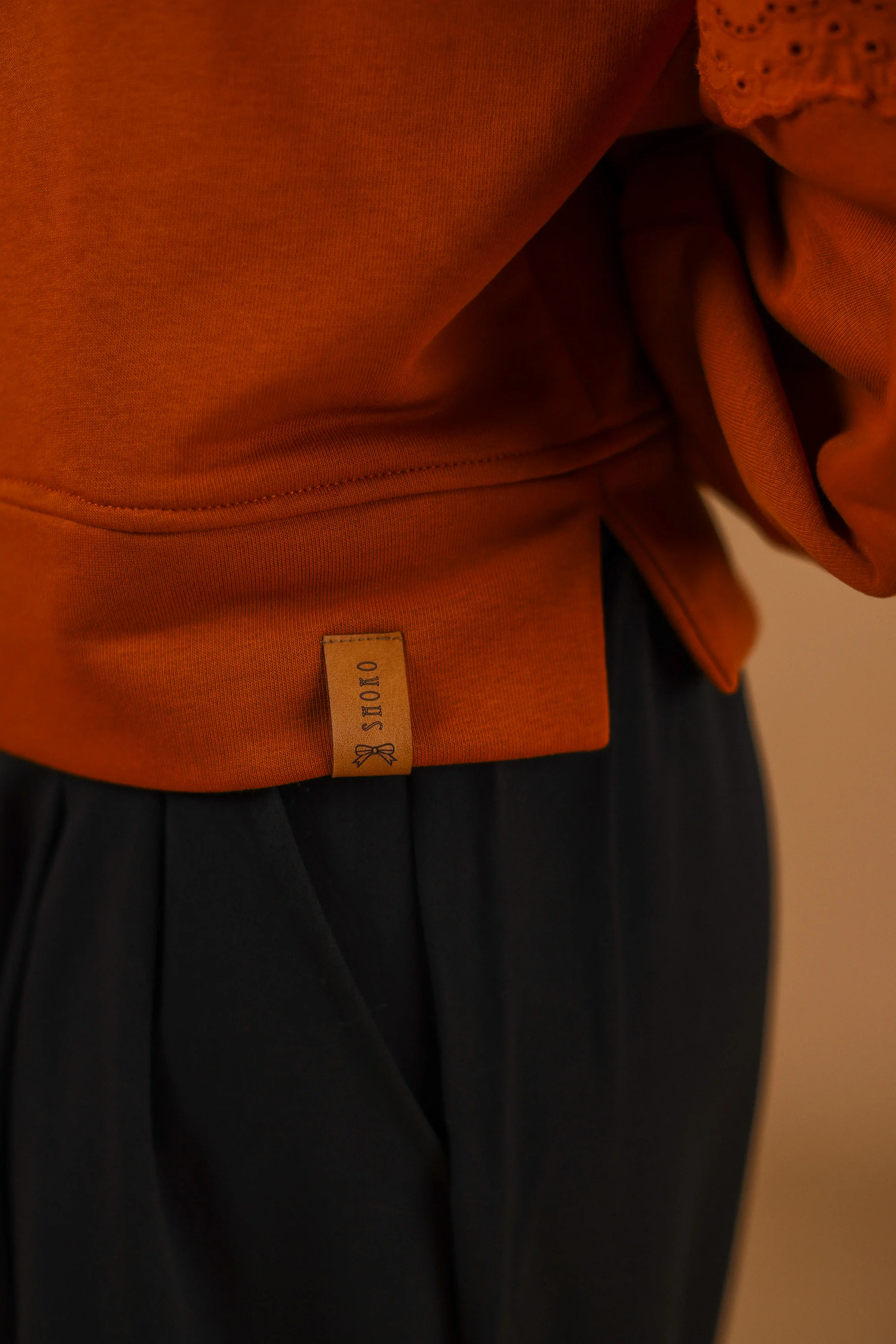 Sweater Caelia Terracotta Embroidered - Image 5