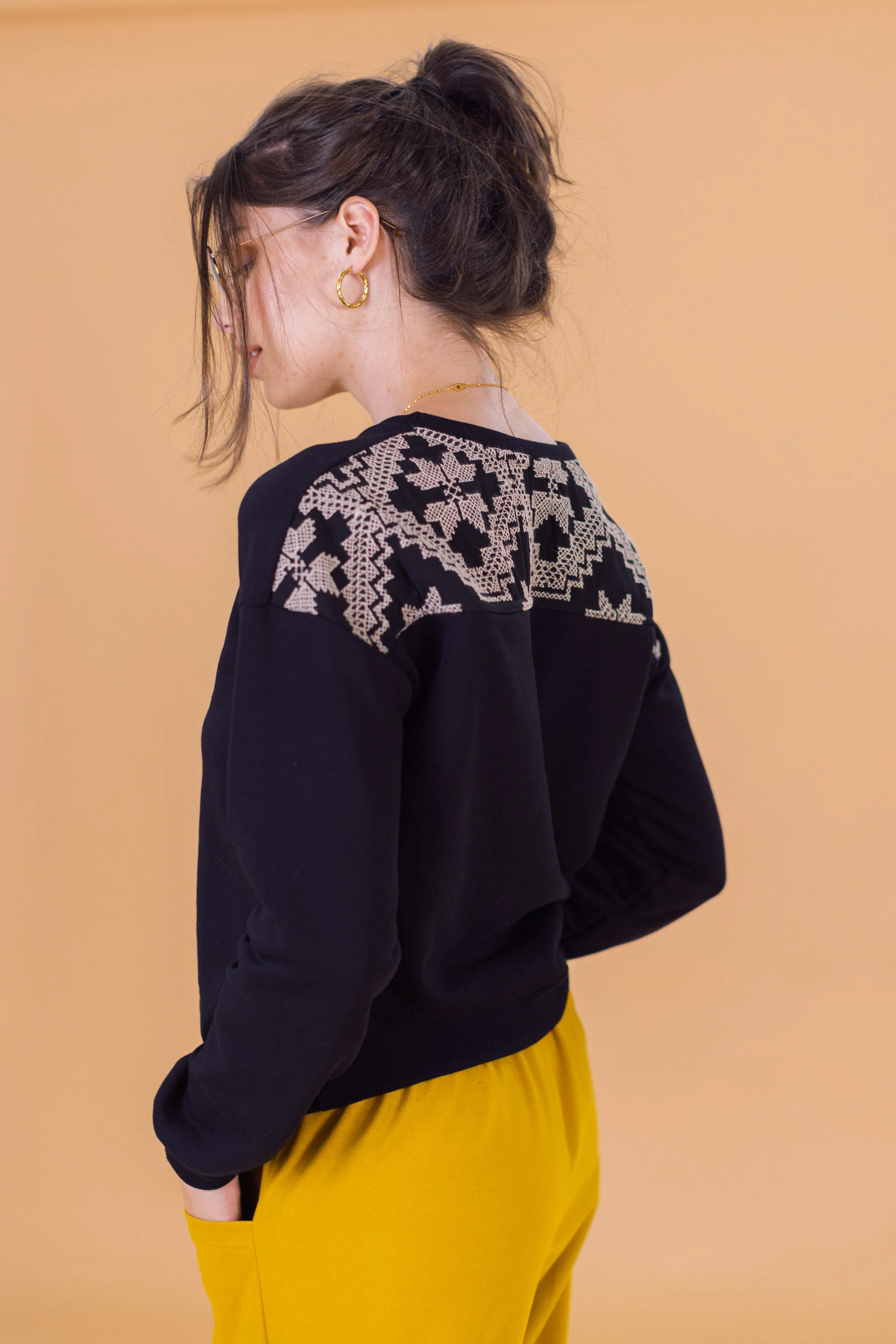 Sweater Merlin Black Embroidered - Image 4