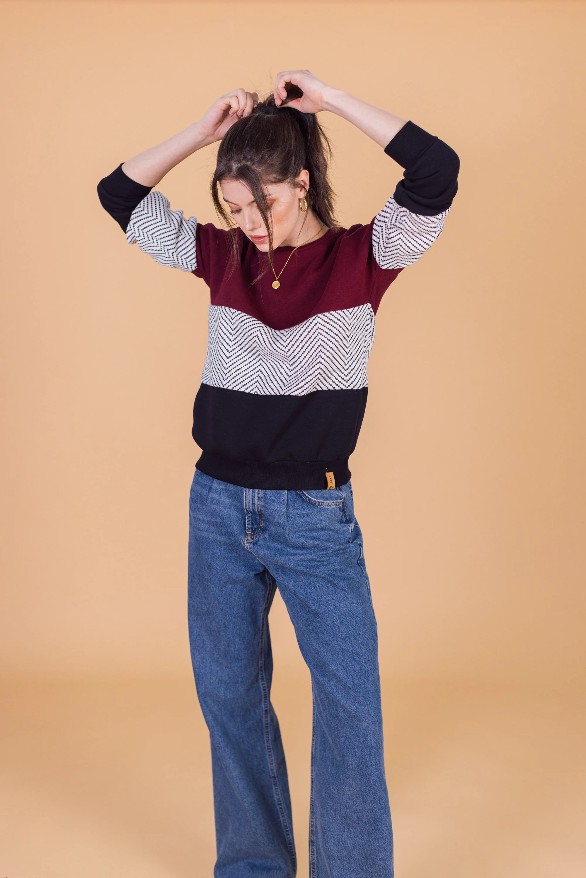 Sweater Mia Black, Herringbone and Burgundy - Image 5