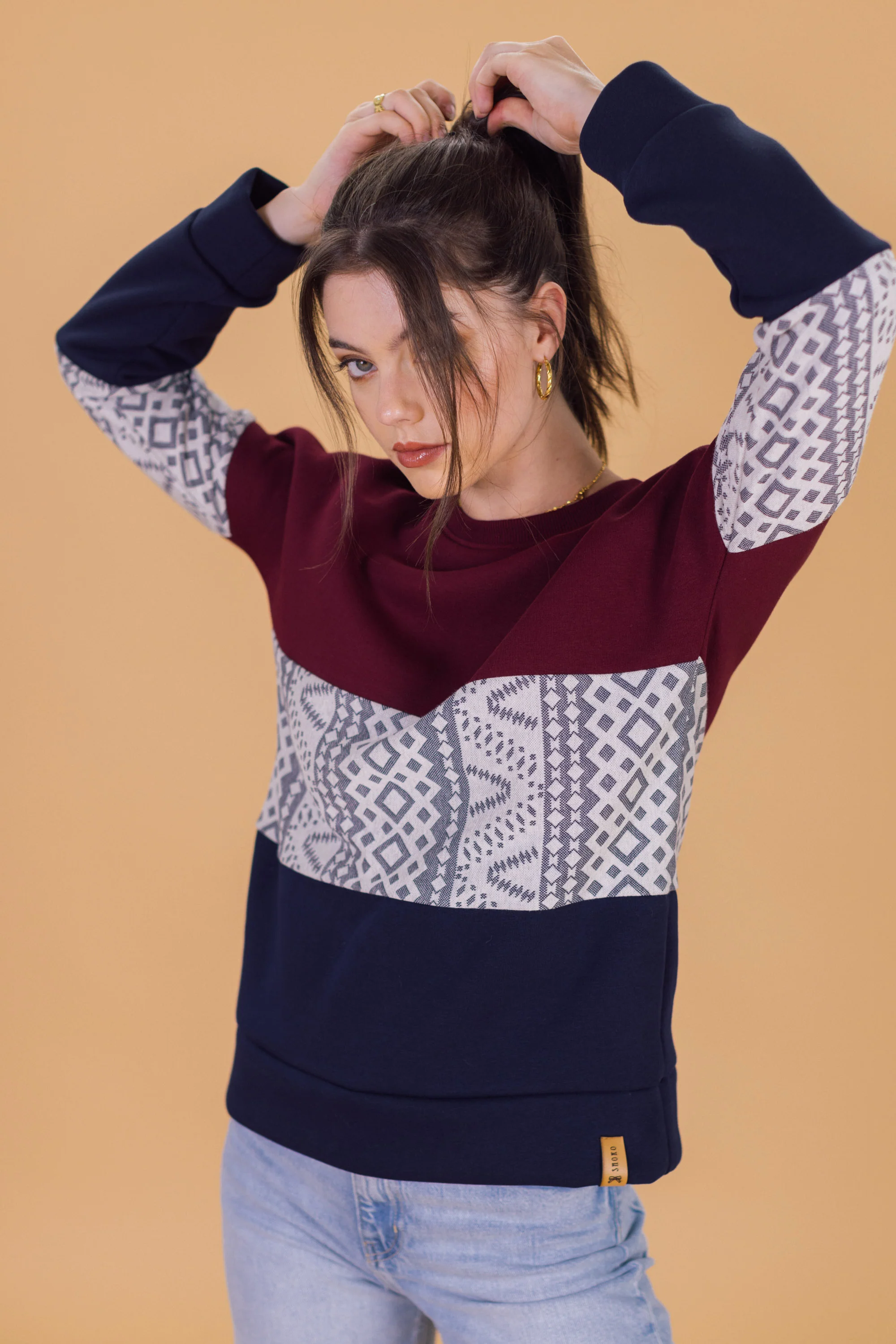Sweater Mia Burgundy Blue Geo - Image 2