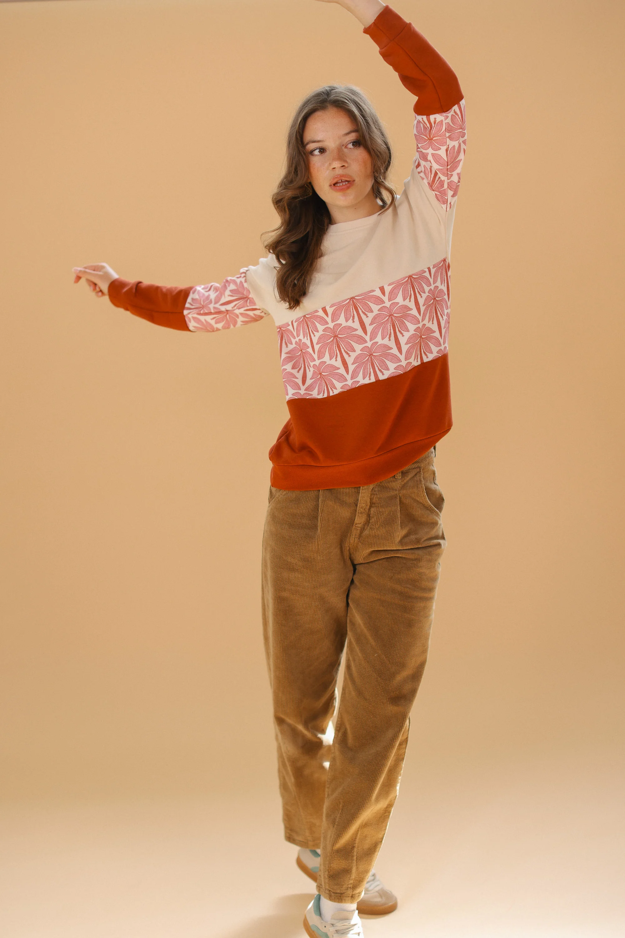 Sweater Mia Cream Rose Palms - Image 11