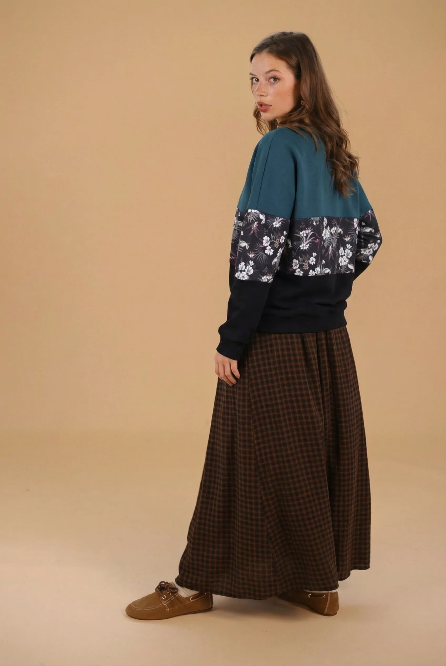 Sweater Mia Dark Teal Flowers - Image 4