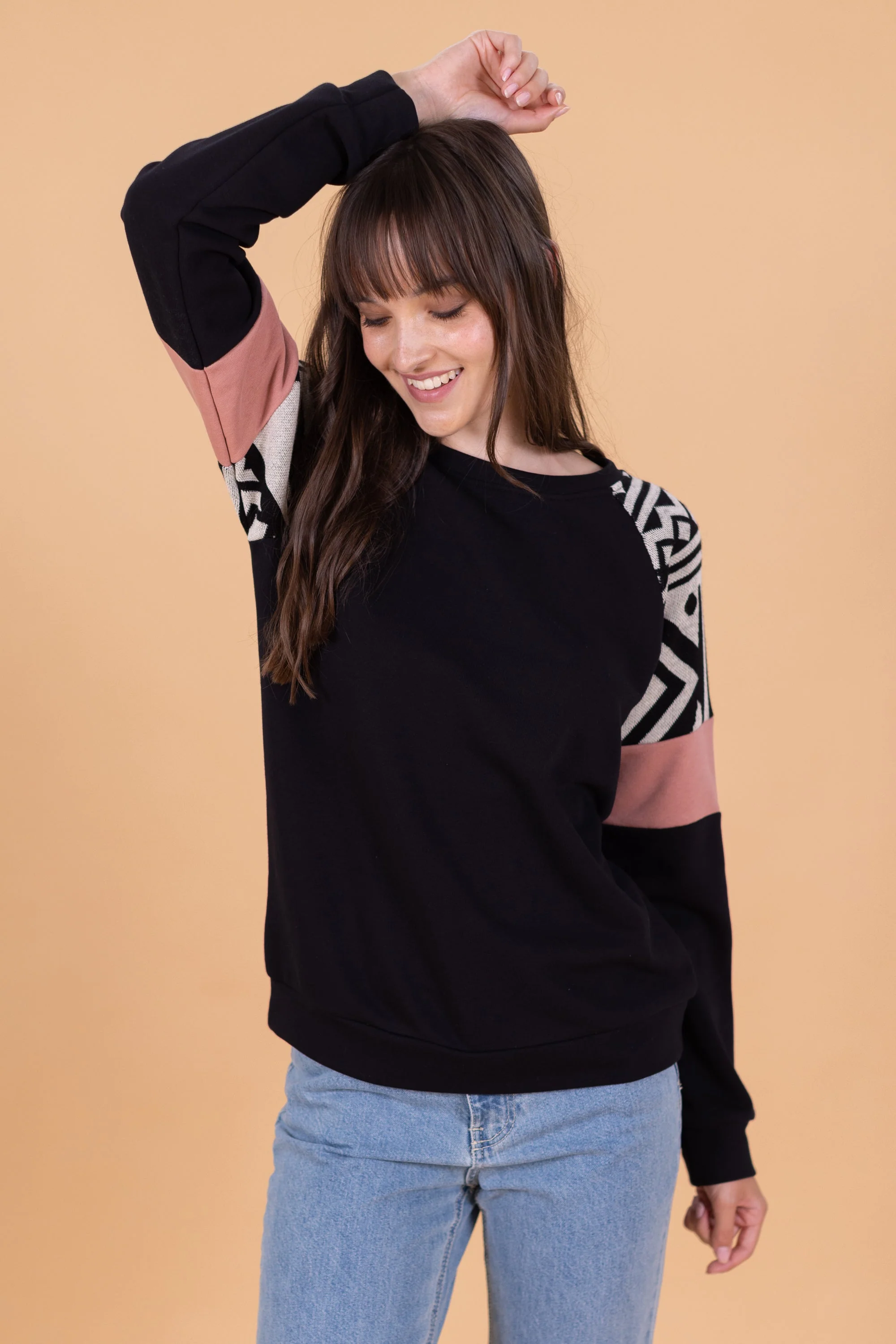 Sweater Sharon Black Aztec Pink - Image 4