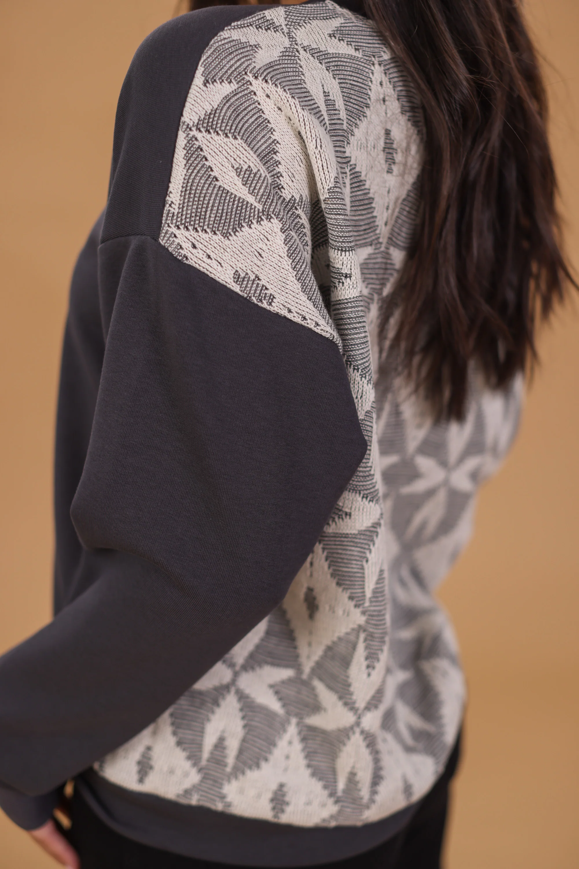 Sweater Wanderlust Grey Snowflake - Image 2