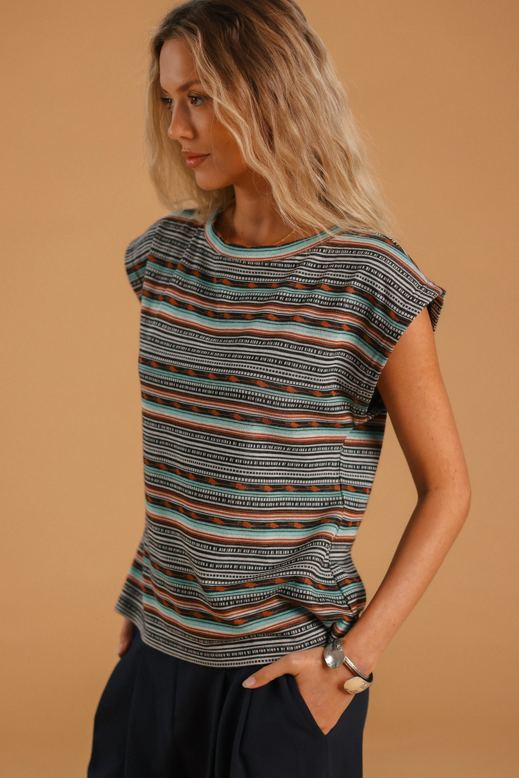 Top Aria Aztec - Image 4
