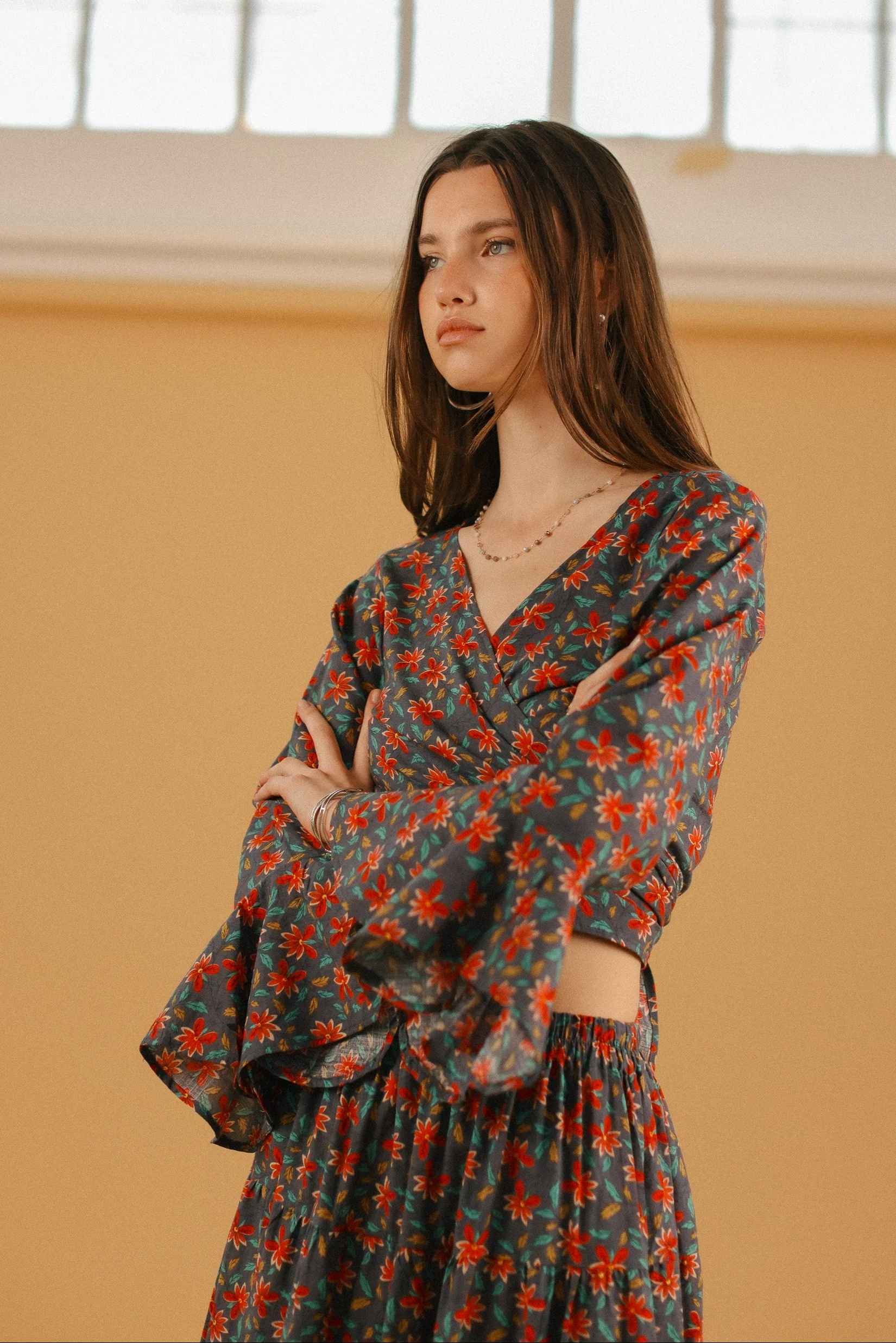 Top Ione Folk Floral - Image 3
