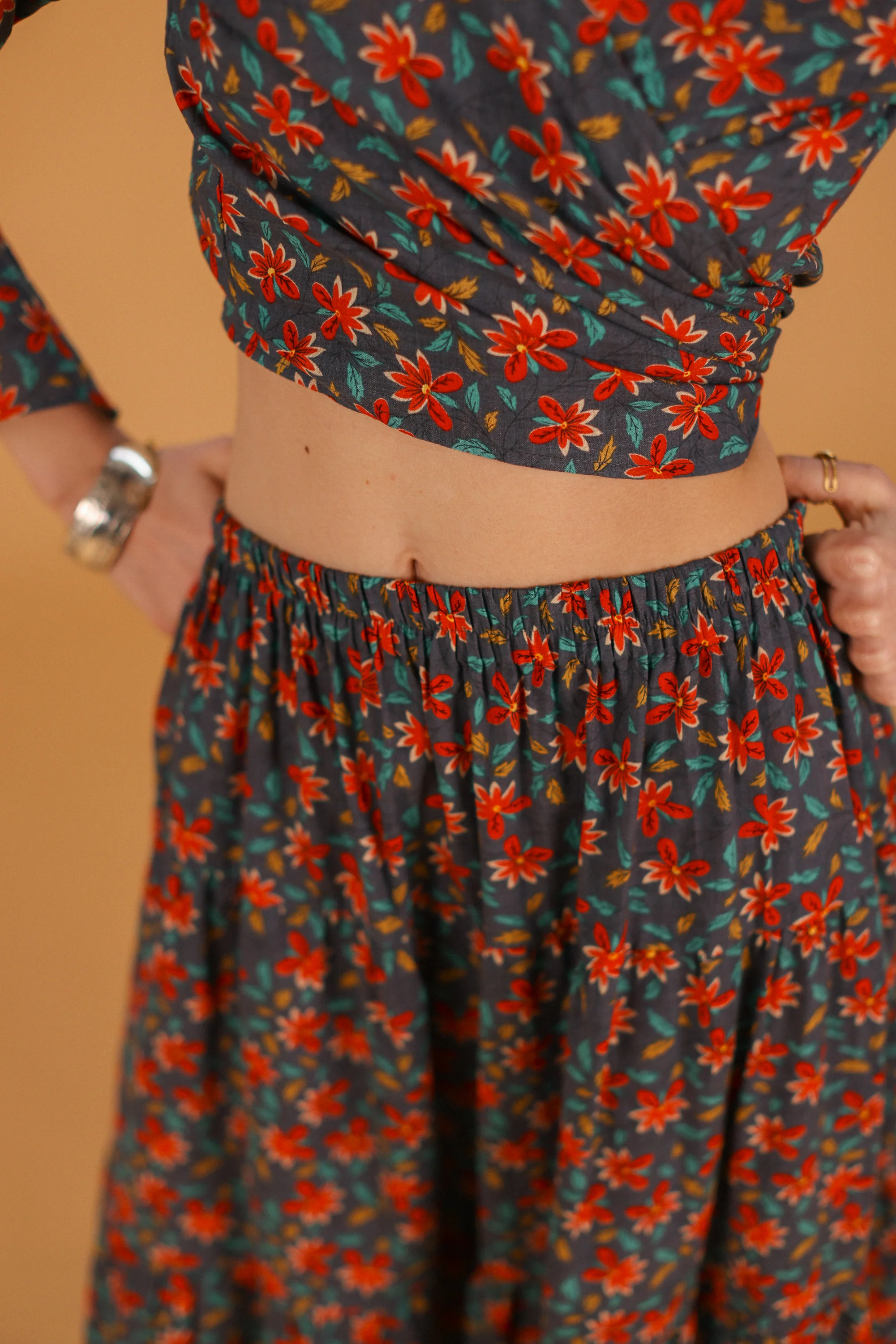 Top Ione Folk Floral - Image 4