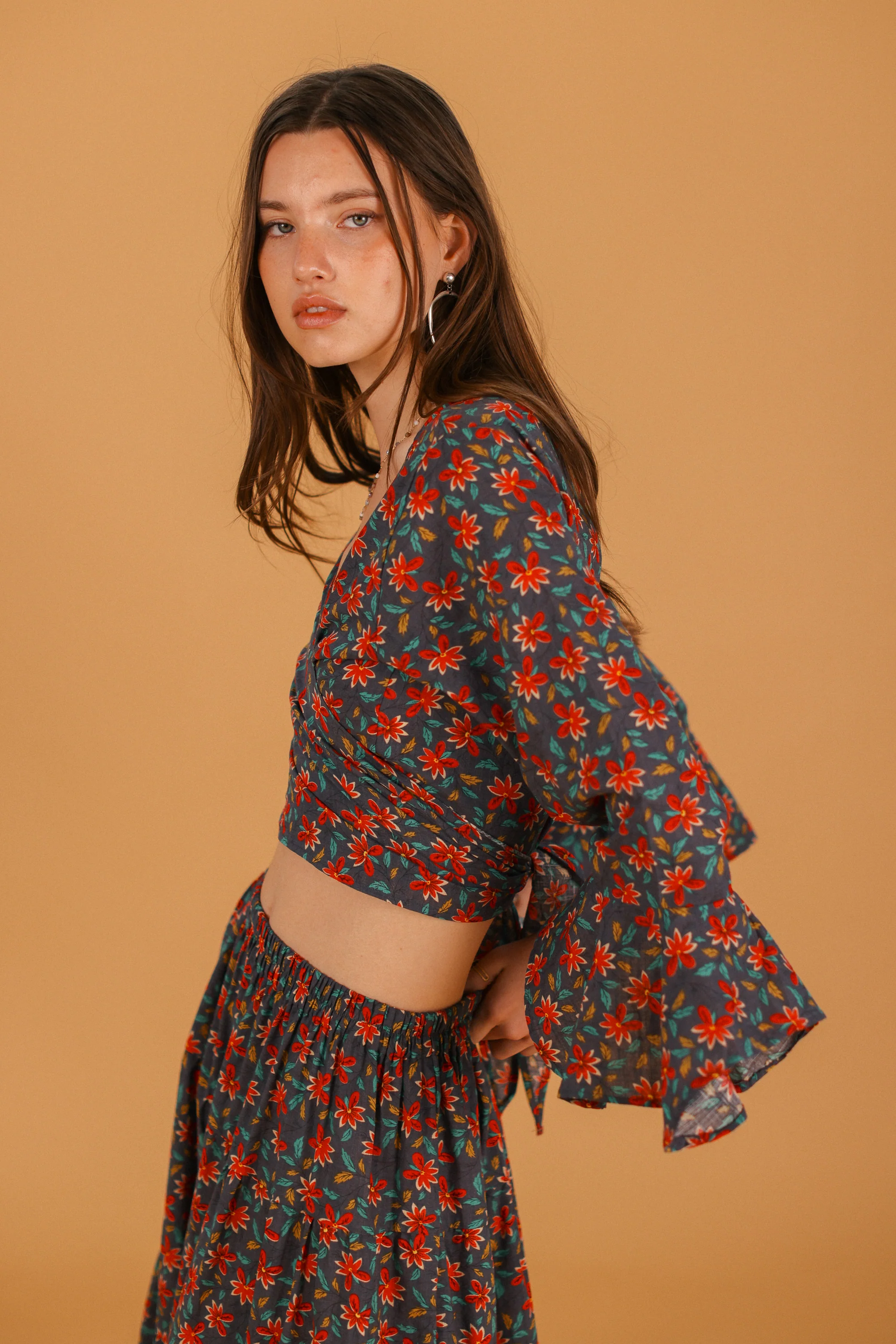 Top Ione Folk Floral - Image 9